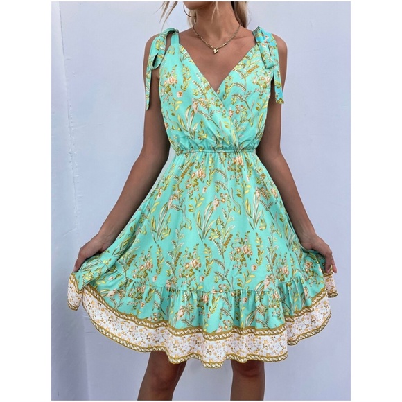Boho Mint Floral Print Ruffle Dress - Picture 2 of 5